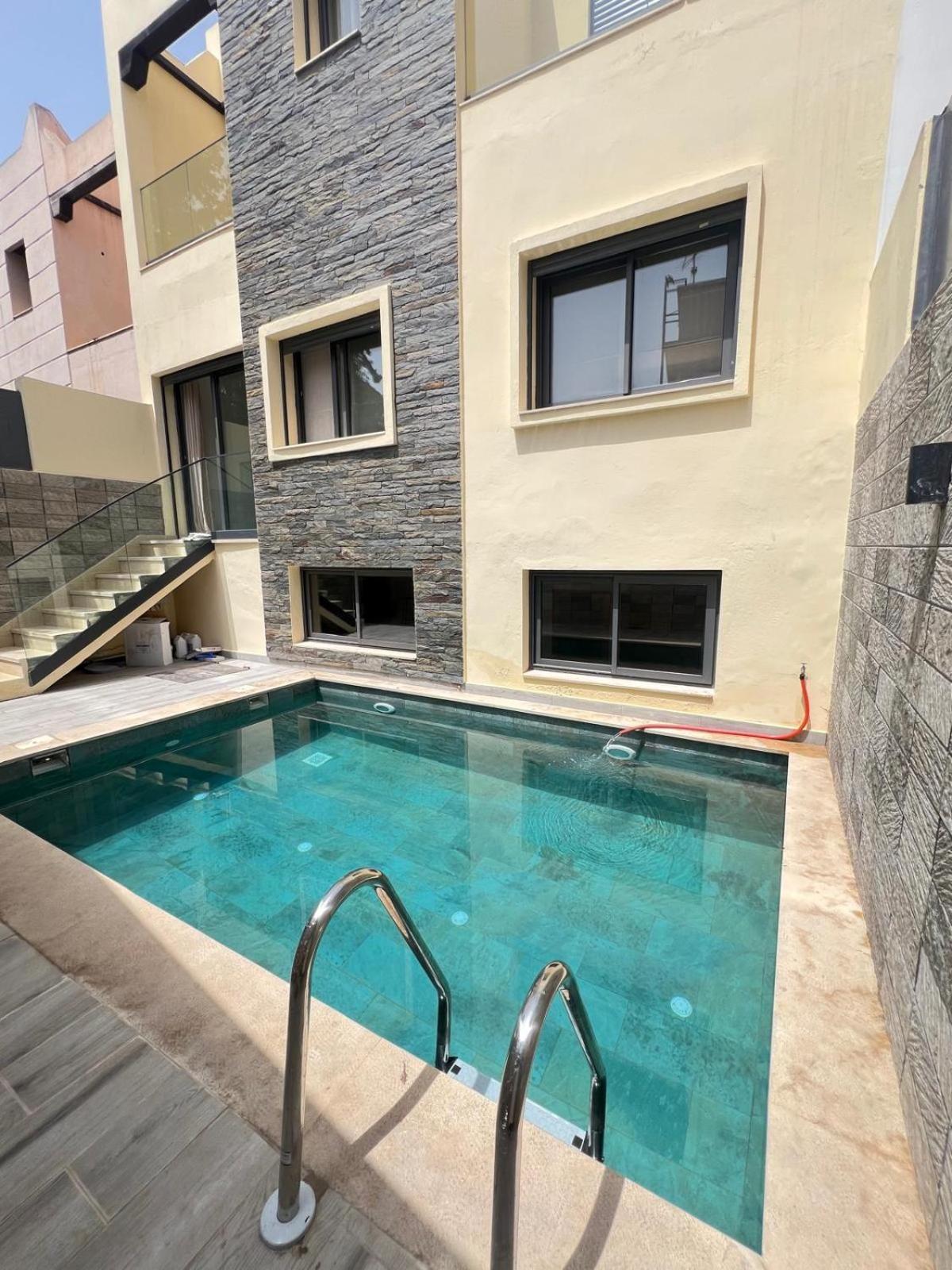 Pergola Enormes Avec Piscine & Parking Villa *