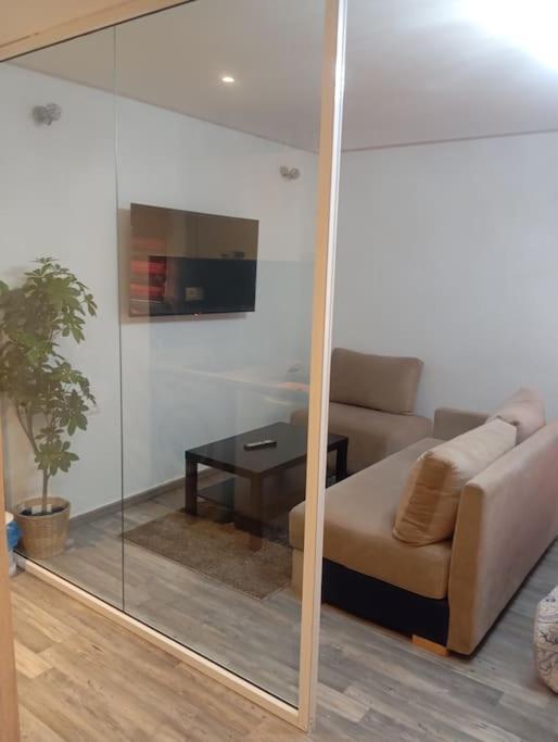 Jolie Garconniere Avec Piscine Apartment *