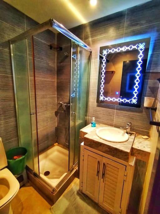 Apartment With Swimming Pool *