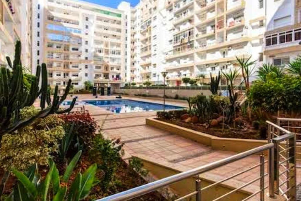Apartment With Swimming Pool