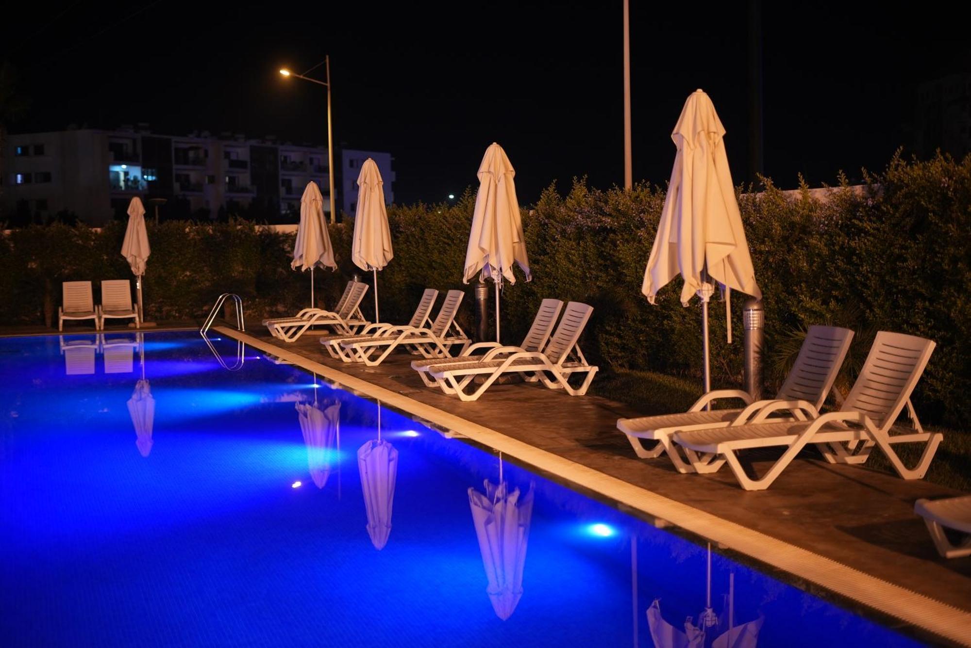 Zephyr Hotel 4*