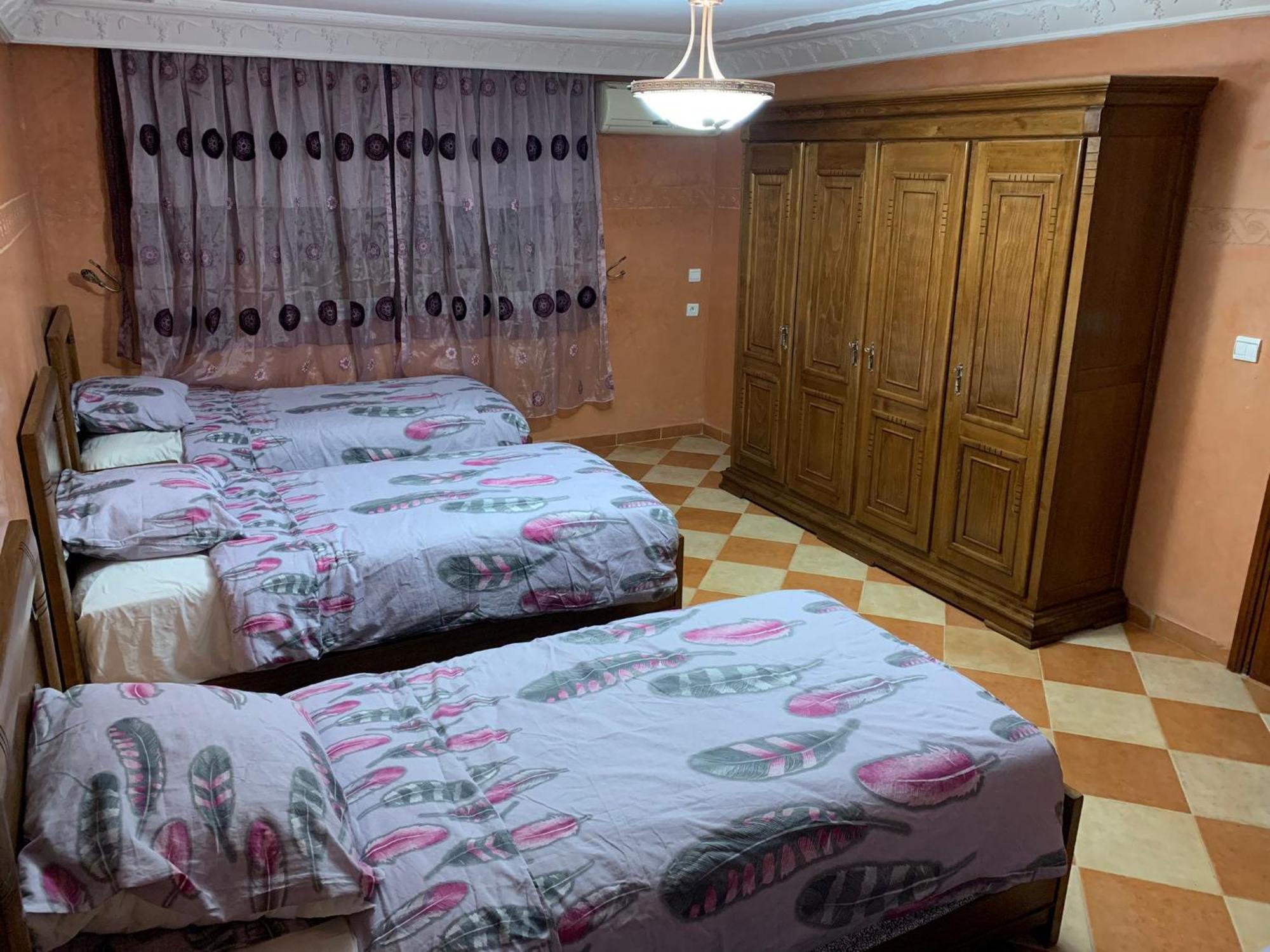 Maison Moderne De 370m2 Sur 3 Etages *