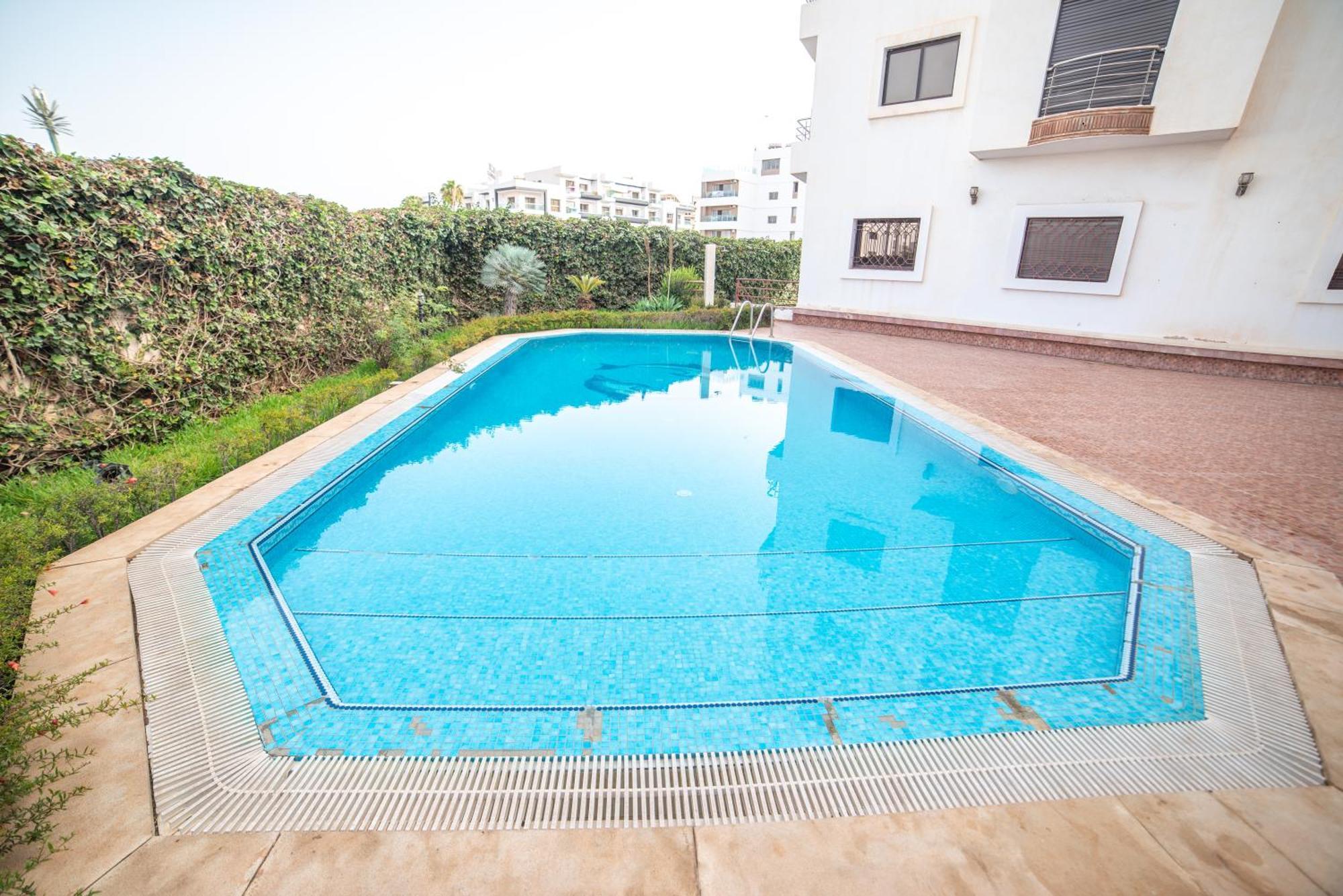 Apartment 2 Mins To & Attractions