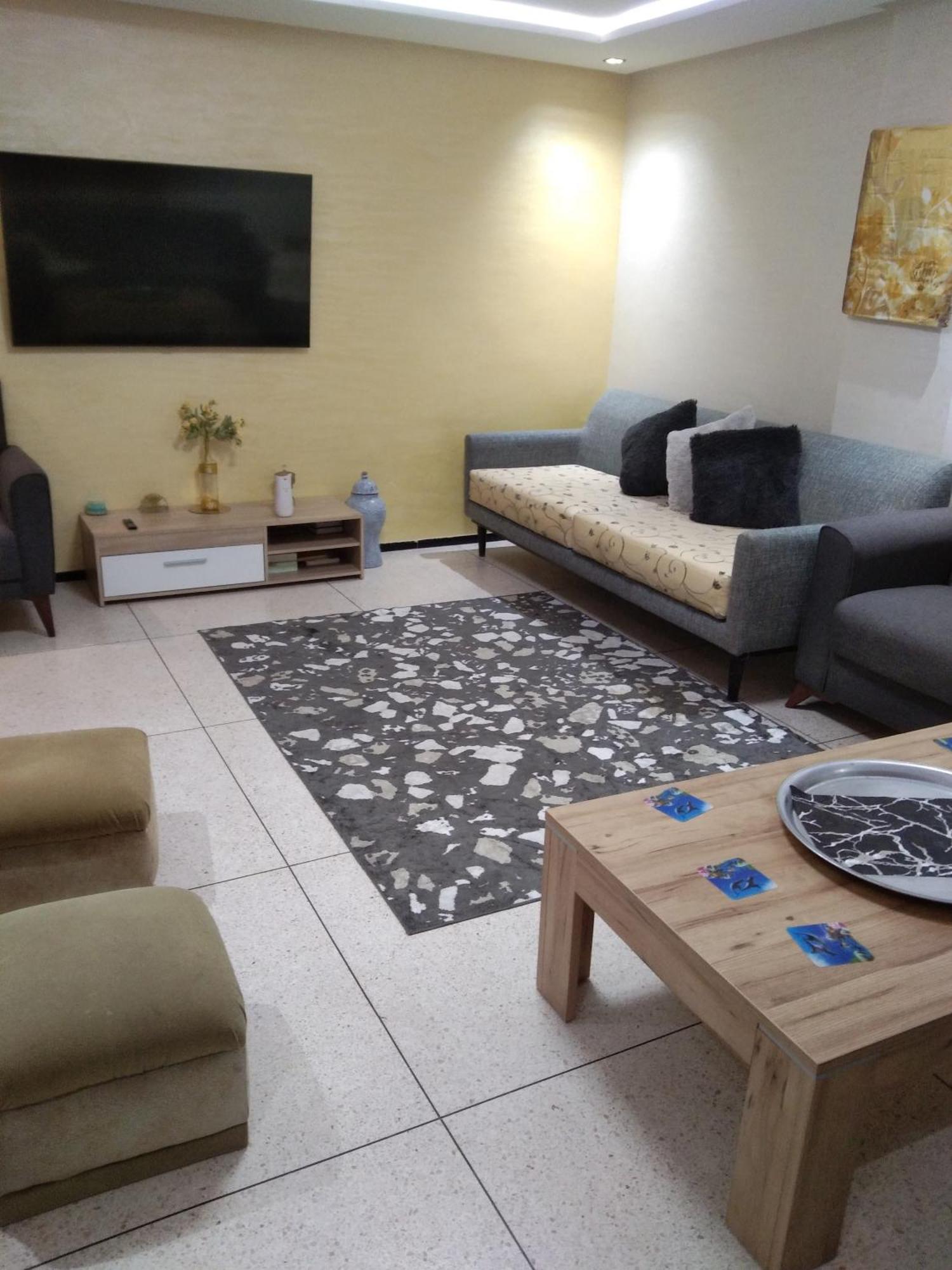 Adequat Apartment