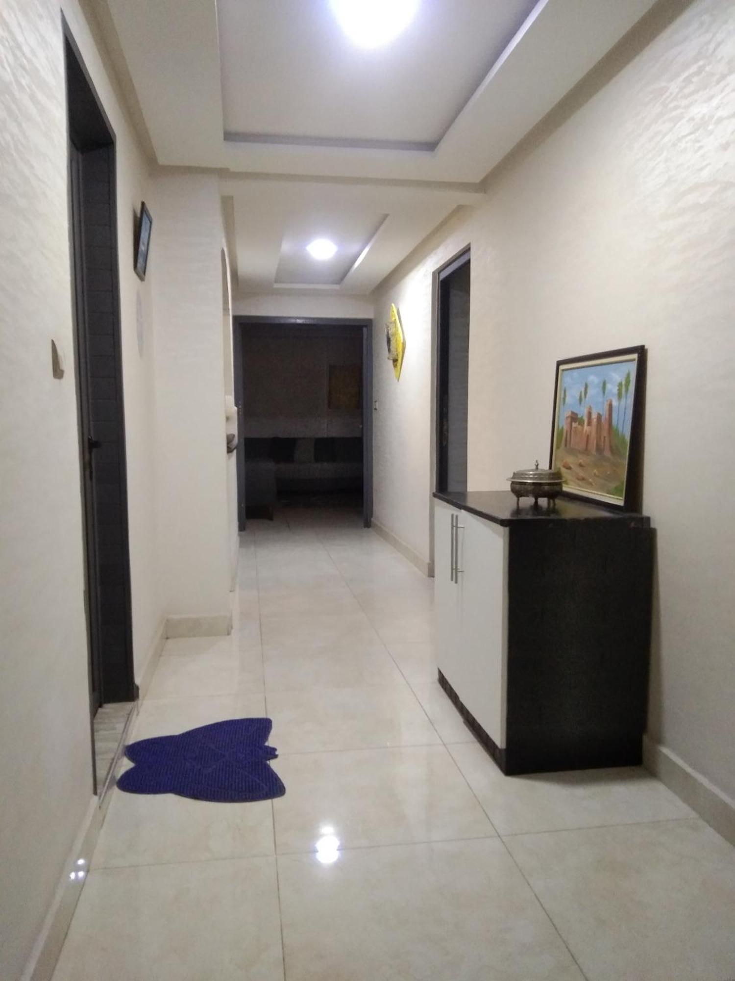 Adequat Apartment *
