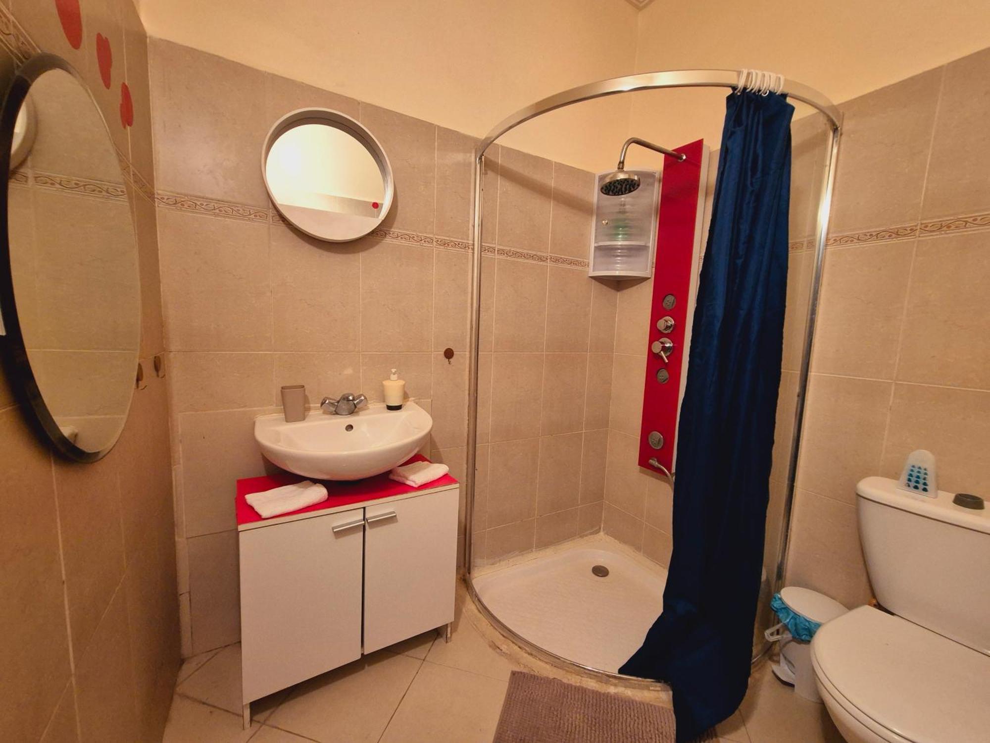 Apartment 2 Bedroom Flat - L'appart'215- *