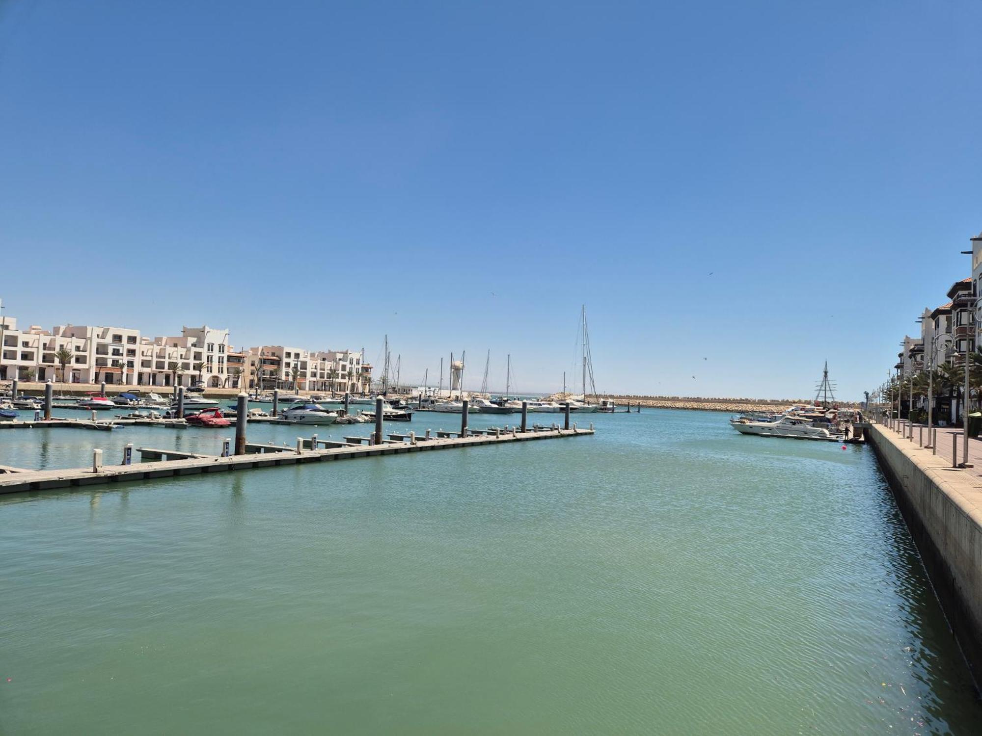 2 Bedroom Flat - L'appart'215- *