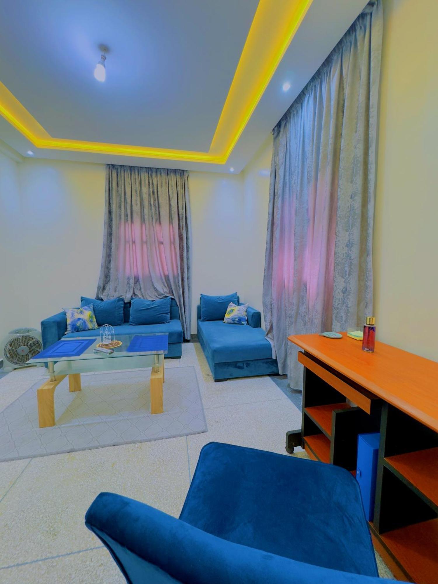 Quiet Near - High Speed Wifi, Free Parking & Private Entry Apartment *