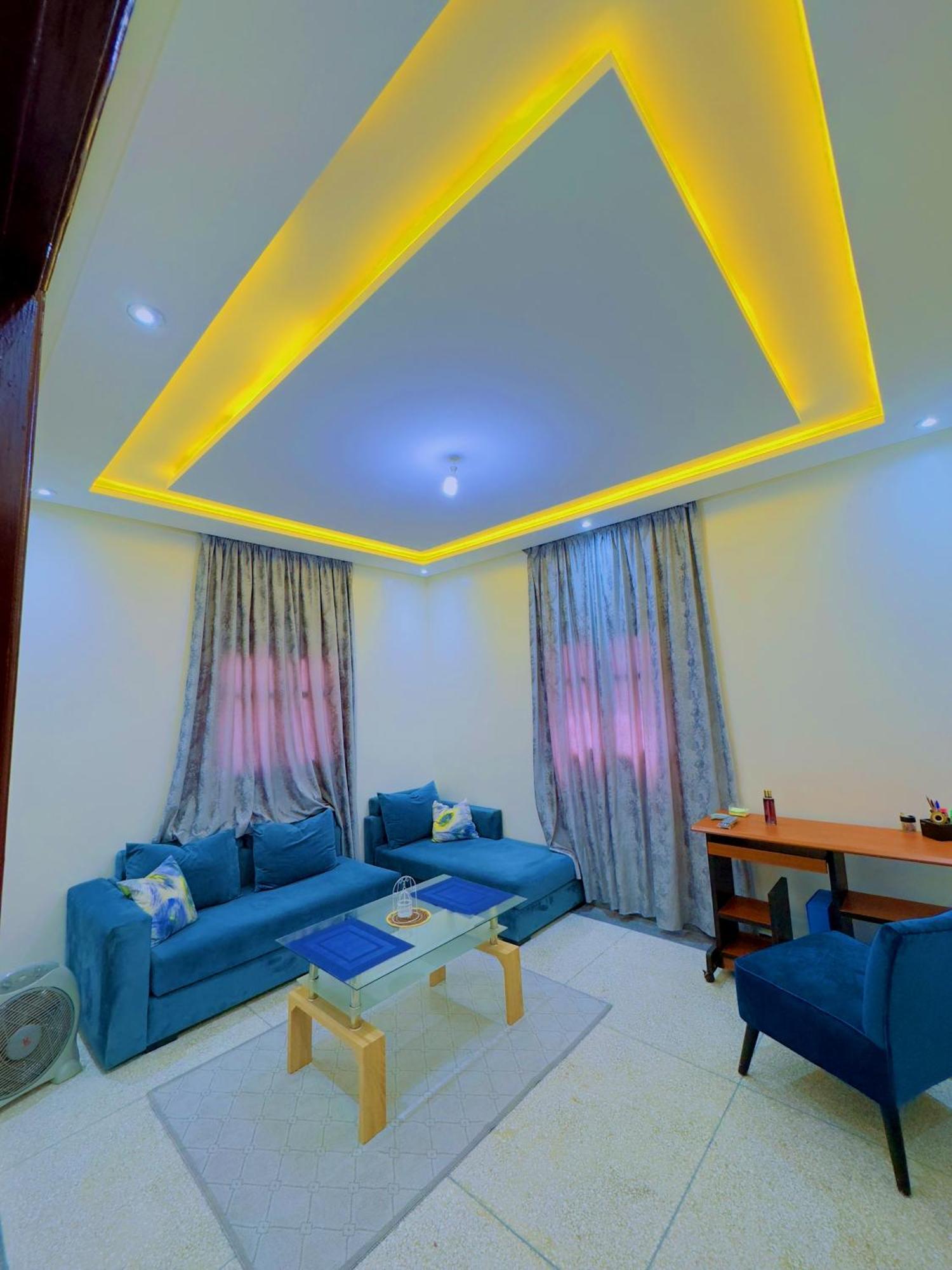 Apartment Quiet Near - High Speed Wifi, Free Parking & Private Entry