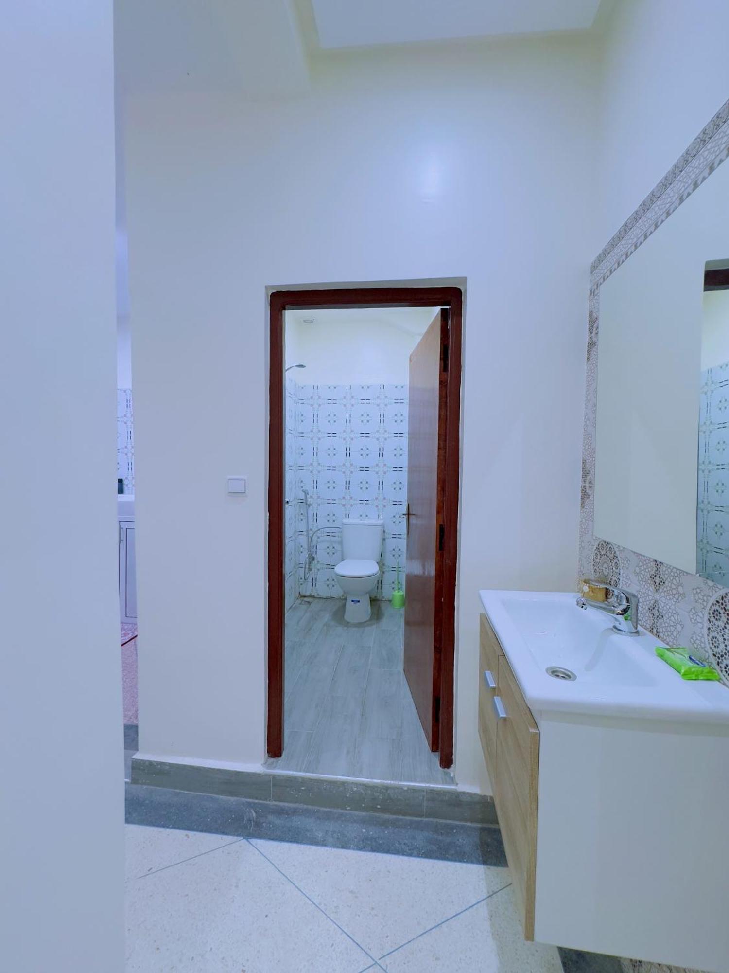 Quiet Near - High Speed Wifi, Free Parking & Private Entry * Agadir