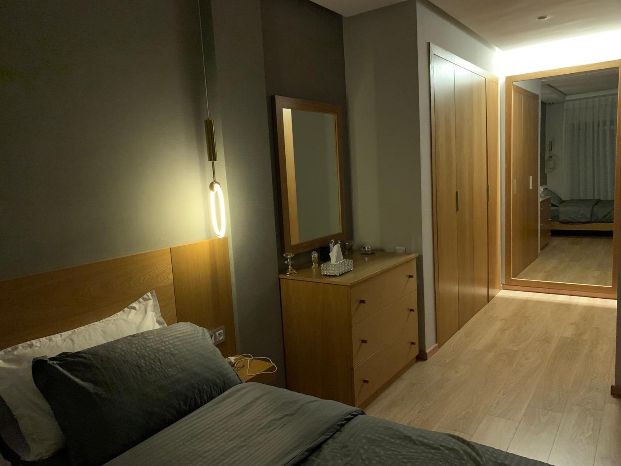 Luxury In Center Apartment *