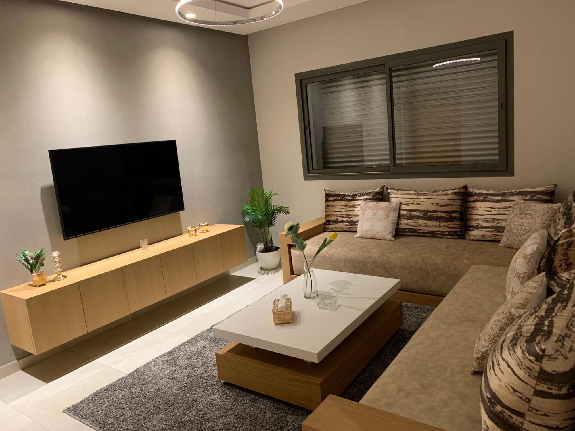 Luxury In Center Apartment
