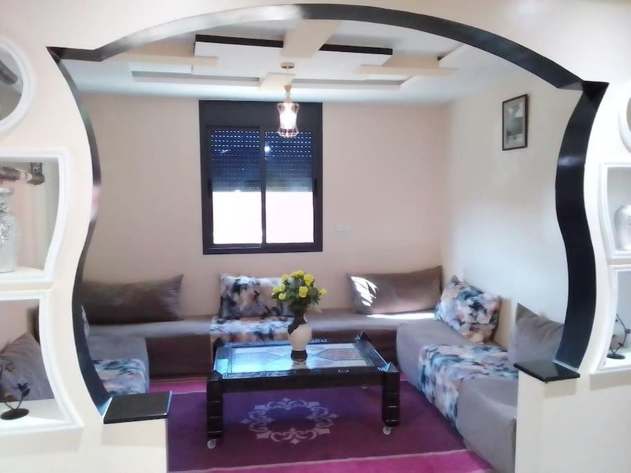 Apartment Joli De Vacances Avec Terrasse Et Balcon Agadir