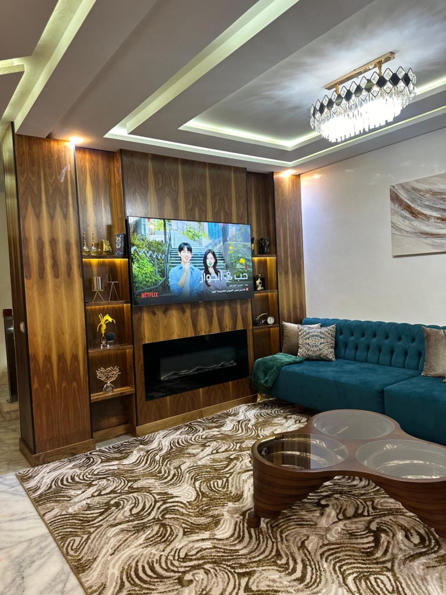Amine Villa