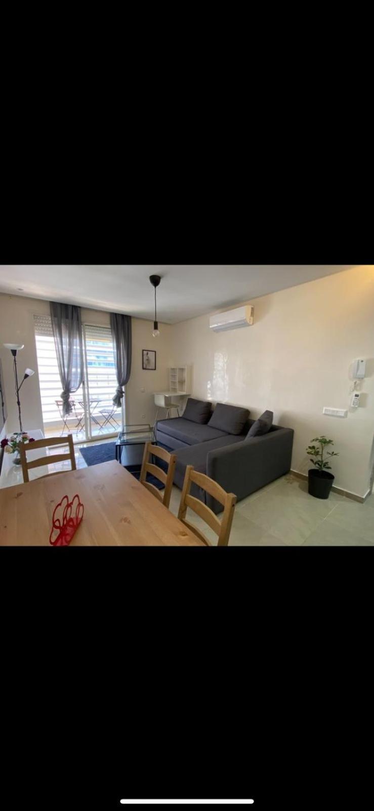 Charming Islan Ac/wifi Apartment