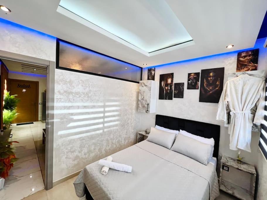 Apartment Oasis Luxe 1br With Sunny Pool