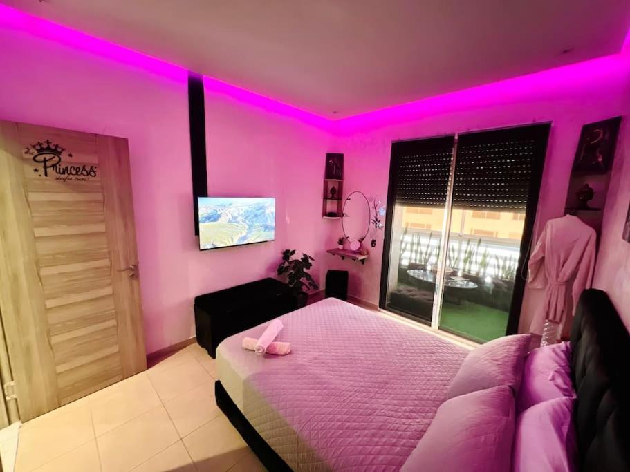 Apartment Oasis Luxe 1br With Sunny Pool