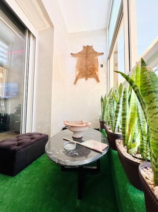 Apartment Oasis Luxe 1br With Sunny Pool *