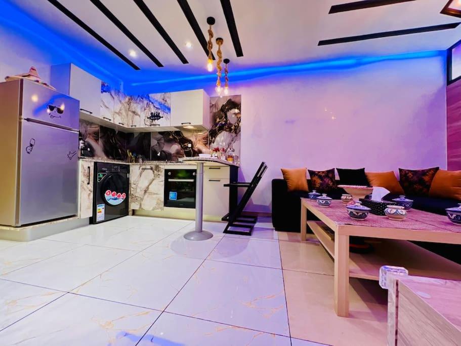 Oasis Luxe 1br With Sunny Pool Apartment