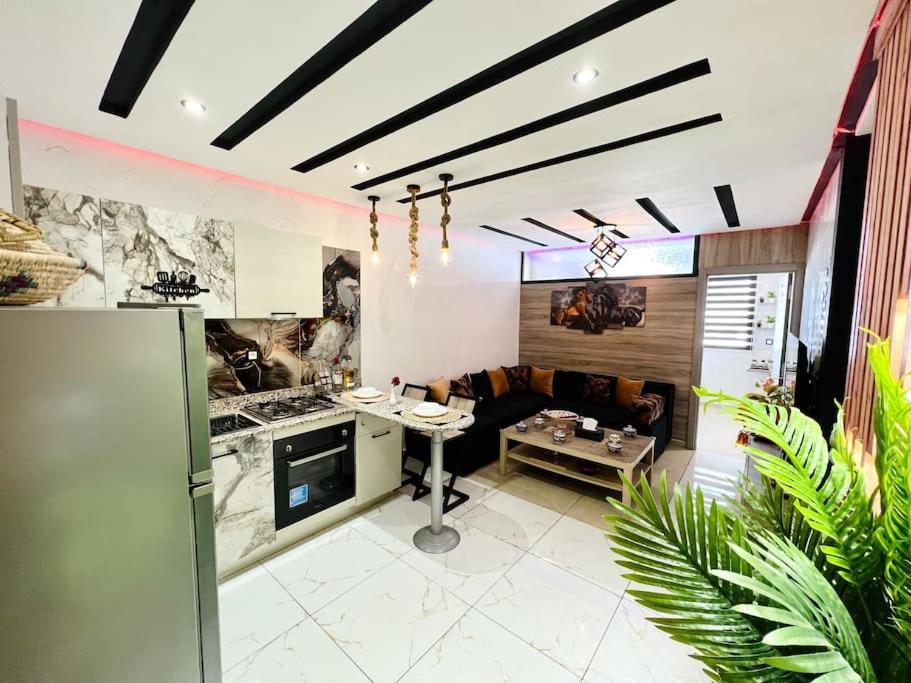 Apartment Oasis Luxe 1br With Sunny Pool