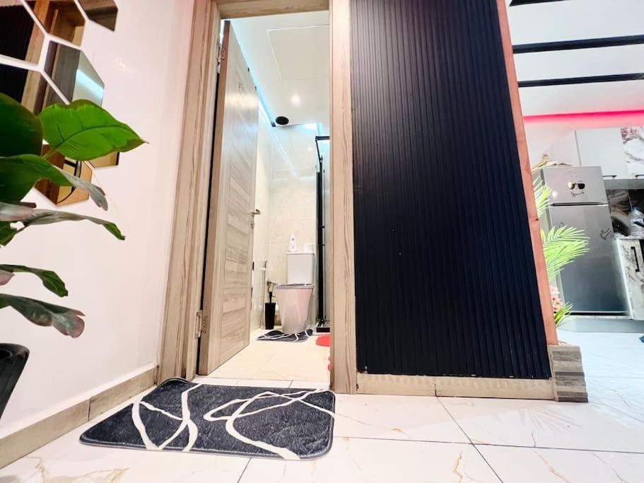 Apartment Oasis Luxe 1br With Sunny Pool