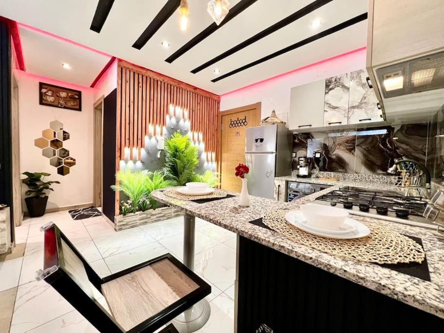 Apartment Oasis Luxe 1br With Sunny Pool *