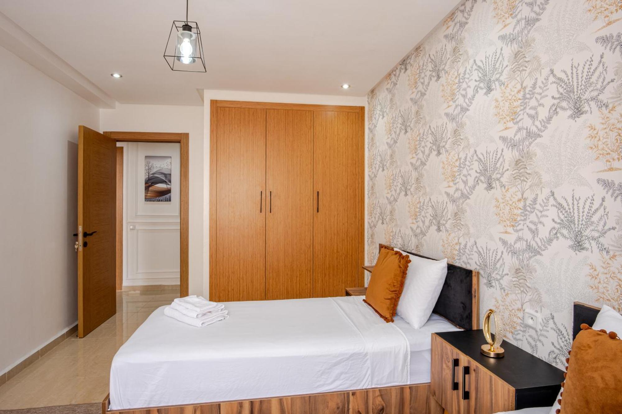 Luxury Two Beds In Apartment