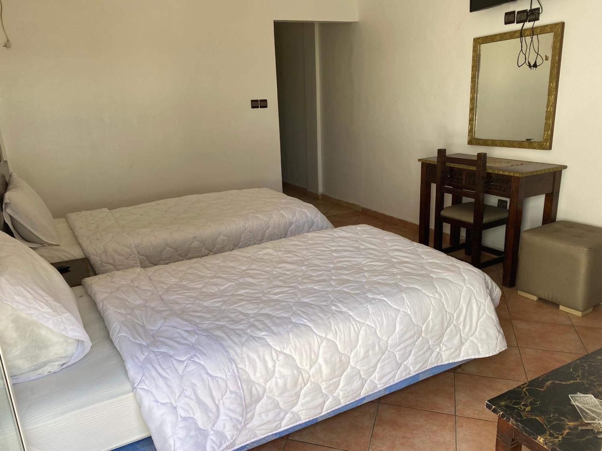 Merry Aparthotel *