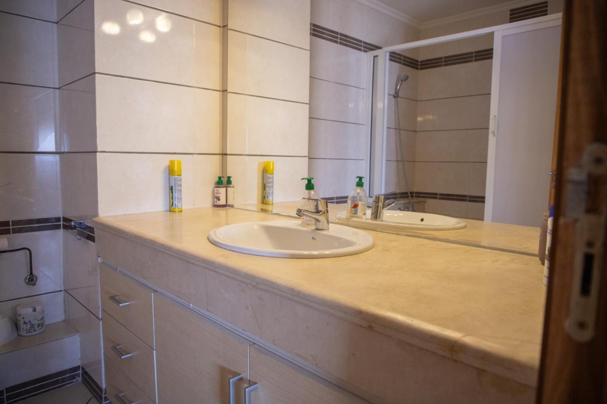 Peaceful In Hay Al Mohammad, Apartment