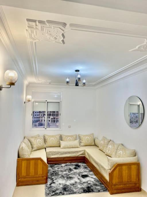 Luxe Hay Apartment