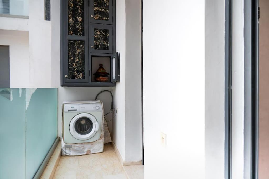 Prime 2br With Pool, Near And Cafes Apartment