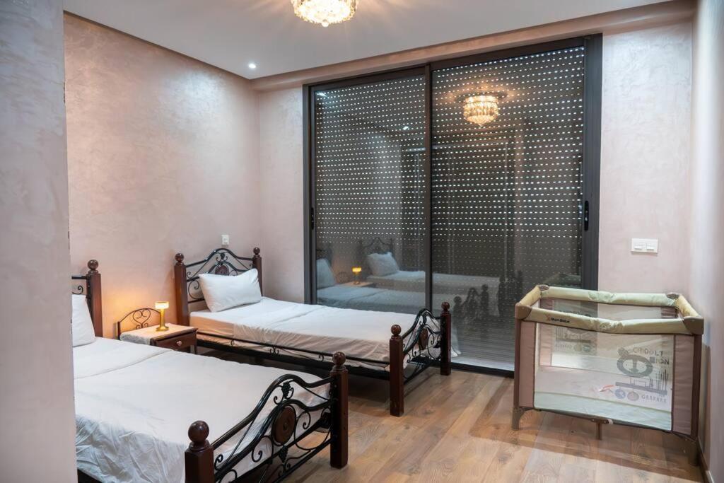 Apartment Prime 2br With Pool, Near And Cafes *
