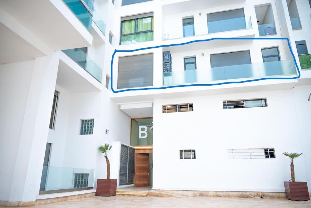 Prime 2br With Pool, Near And Cafes *