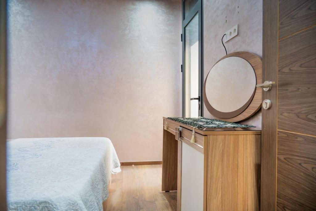 Prime 2br With Pool, Near And Cafes