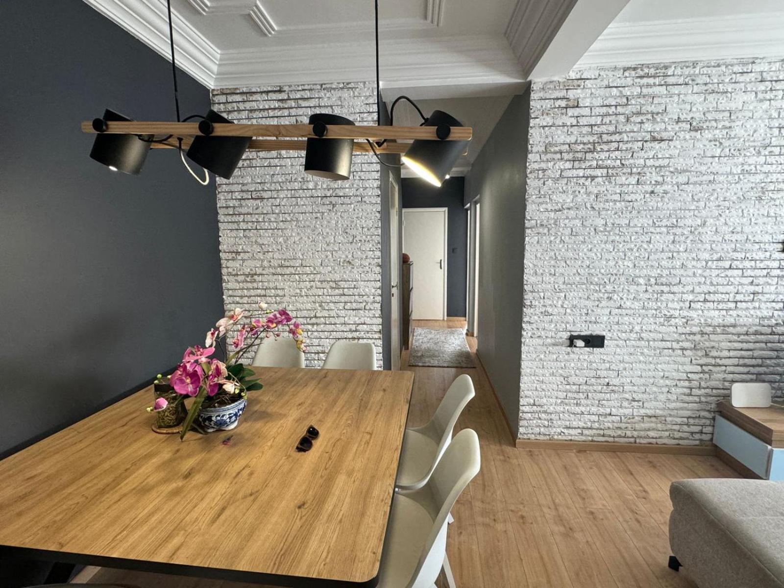 Luxe Centre Apartment