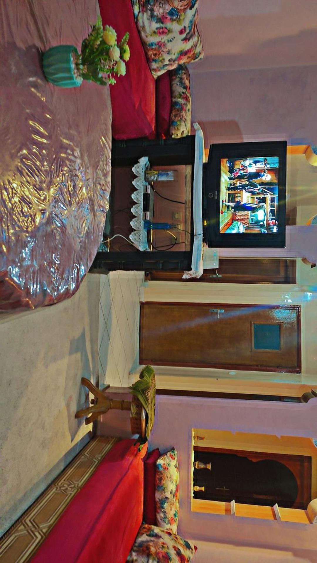 Moyen Standing A Apartment