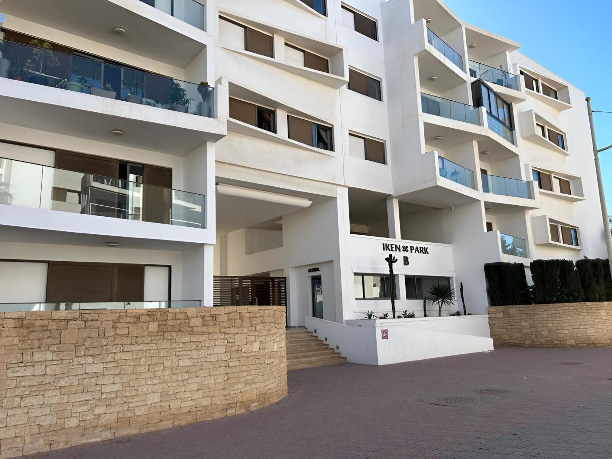 Standing Iken Parc Founty * Agadir