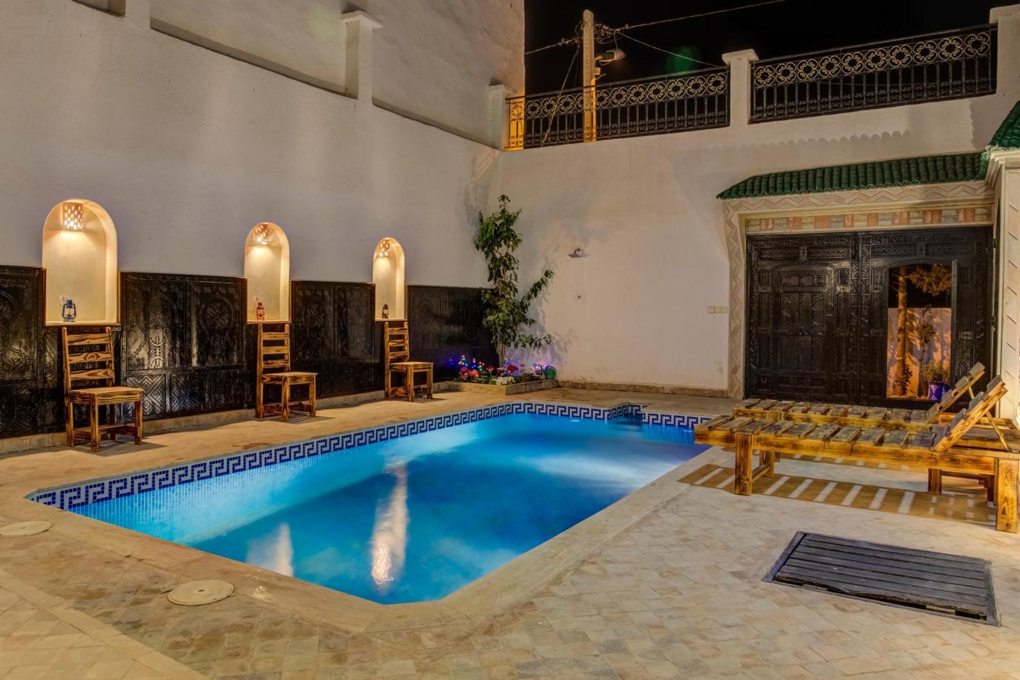 Artisana With Private Pool, & Mountain Views