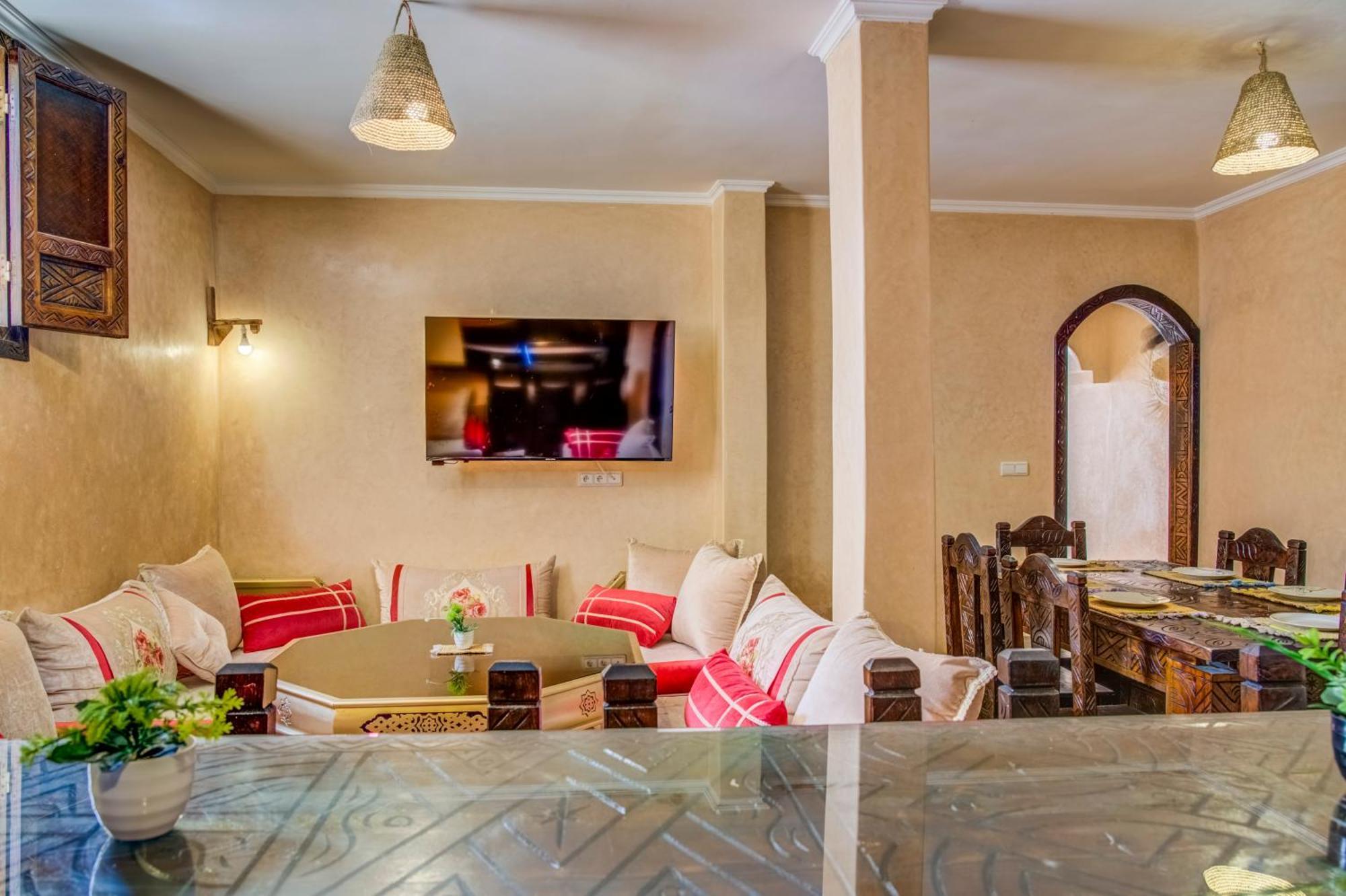 Artisana With Private Pool, & Mountain Views