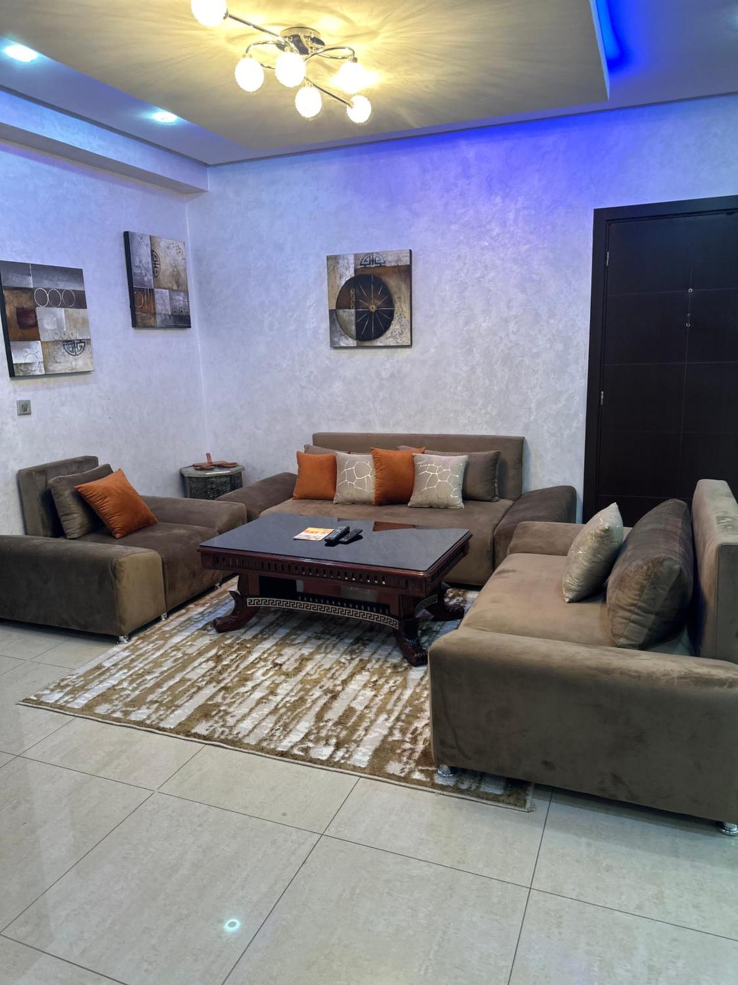 Your Charming With Swimming Pool Apartment *