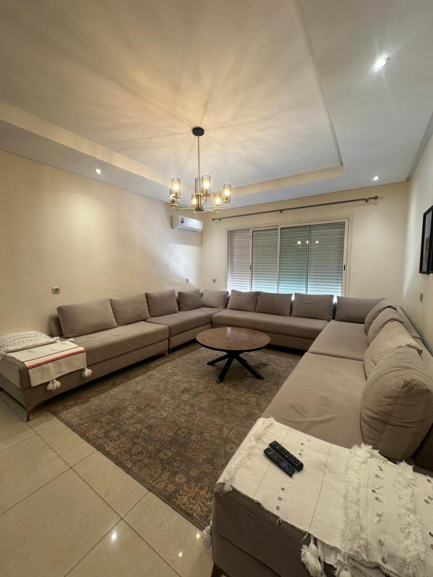Standing Apartment *