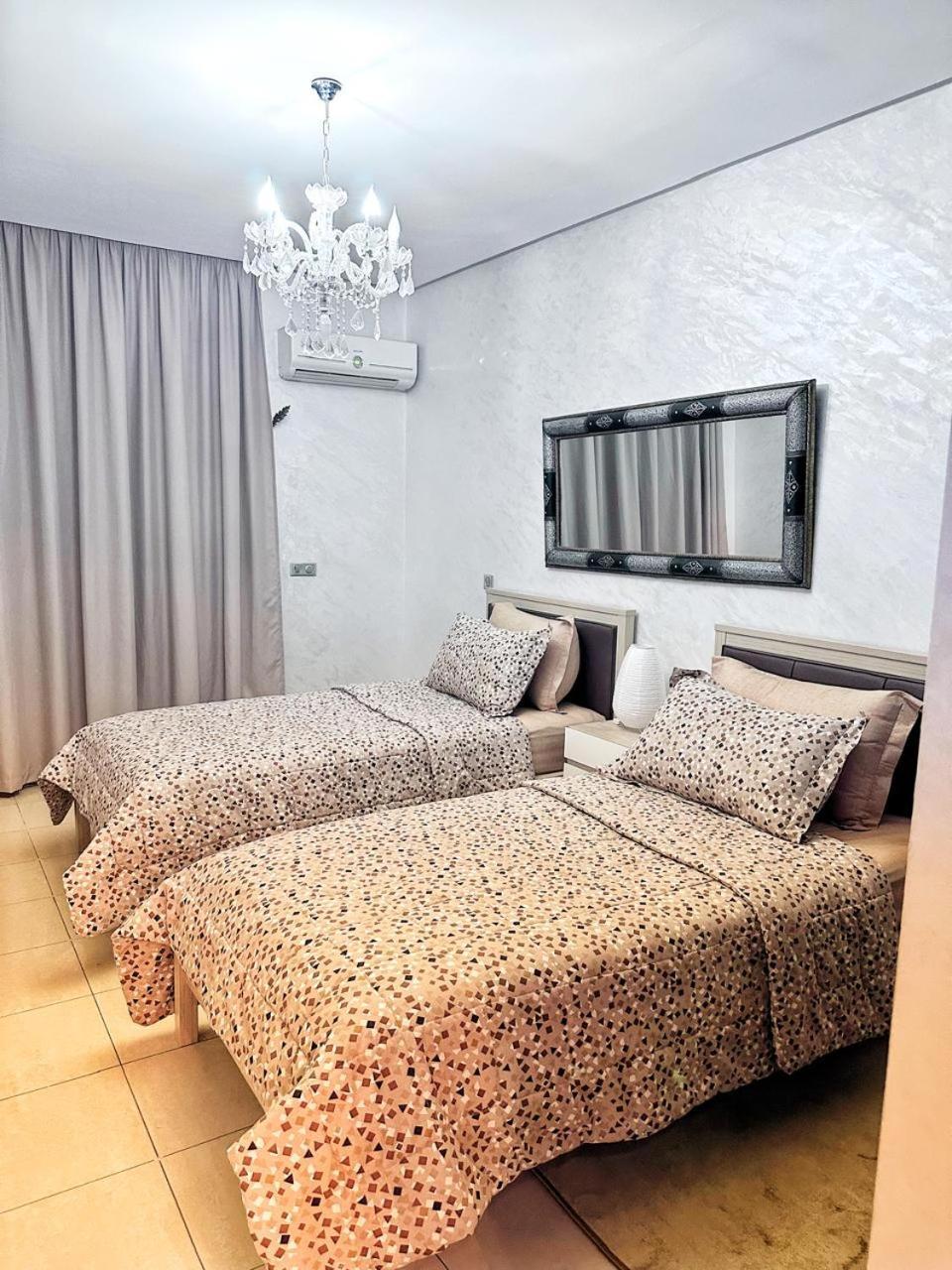 Your Charming With Swimming Pool Apartment *