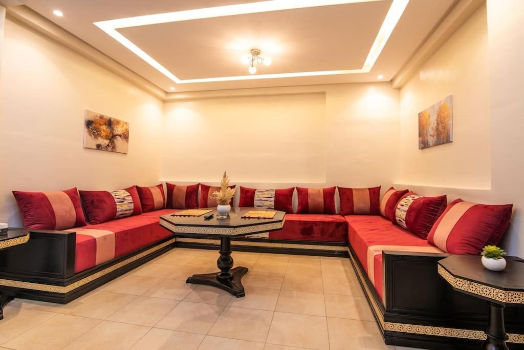 Appartement Elegant Steps From Attractions *