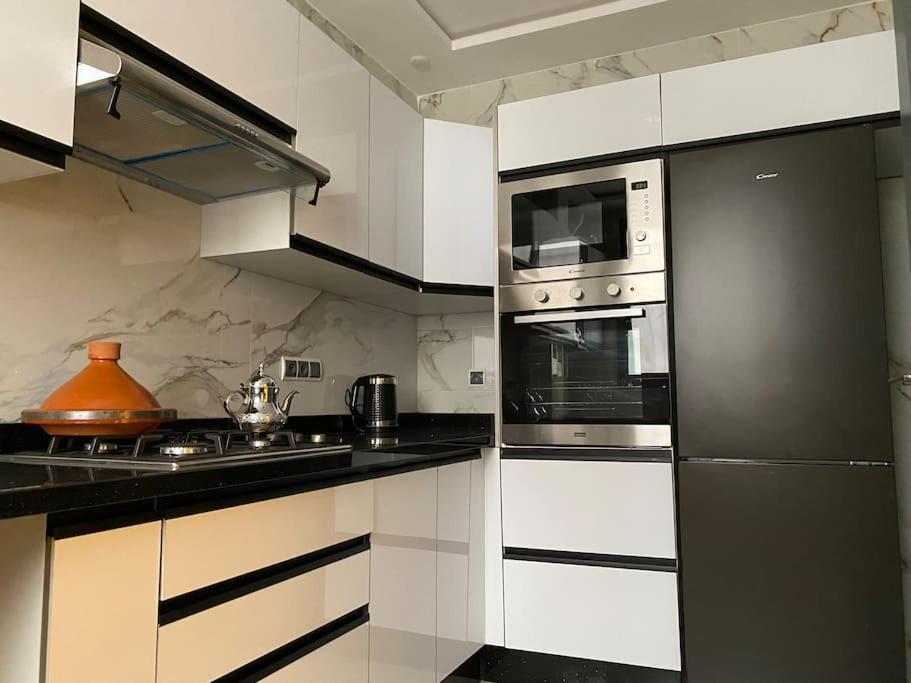 Razan's Cozy Corner Apartment