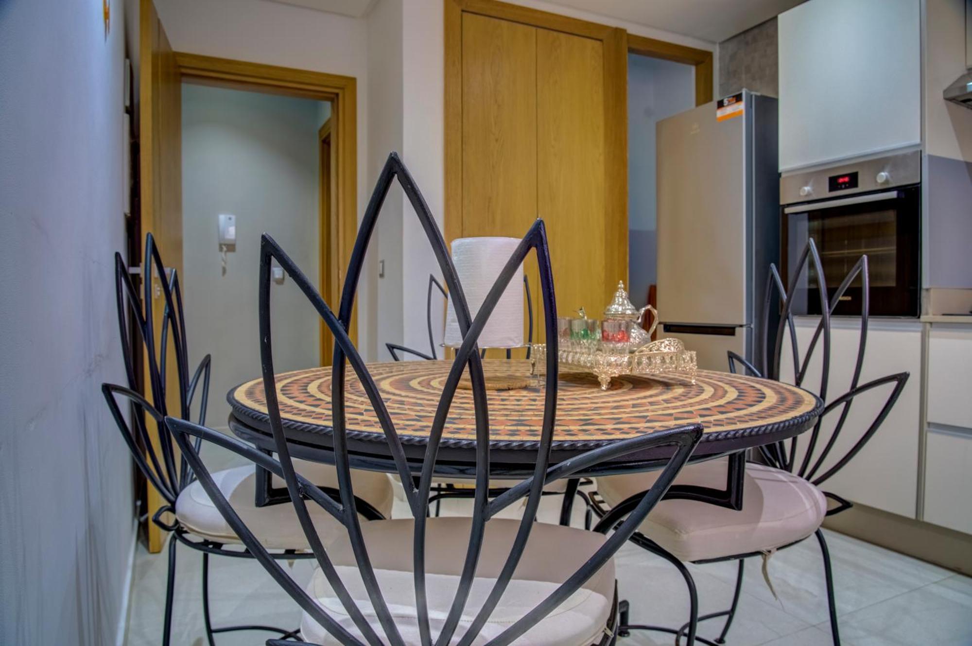 Apartment Moderne Et Bien Situe A *