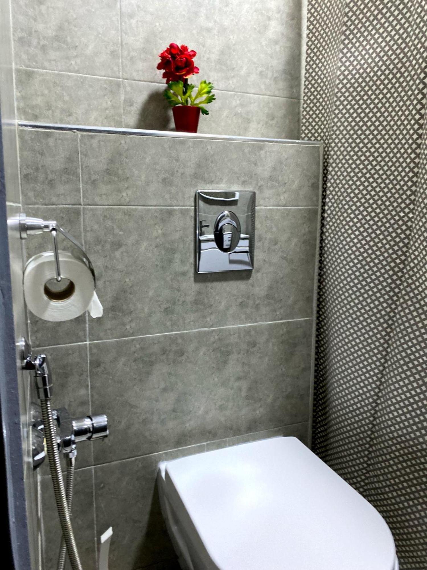 Razan's Cozy Corner Apartment