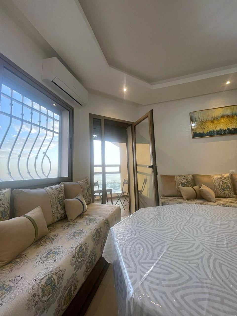 With Panoramic Ocean View In Appartement *
