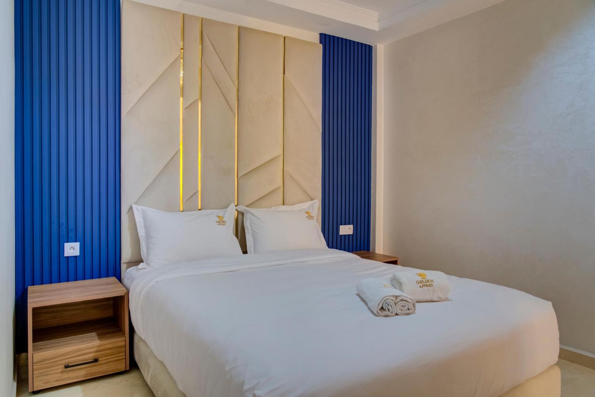 Golden Apartment *