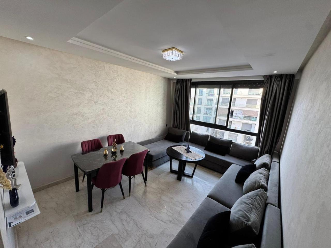 Bay's Upscale Urban Nest Agadir