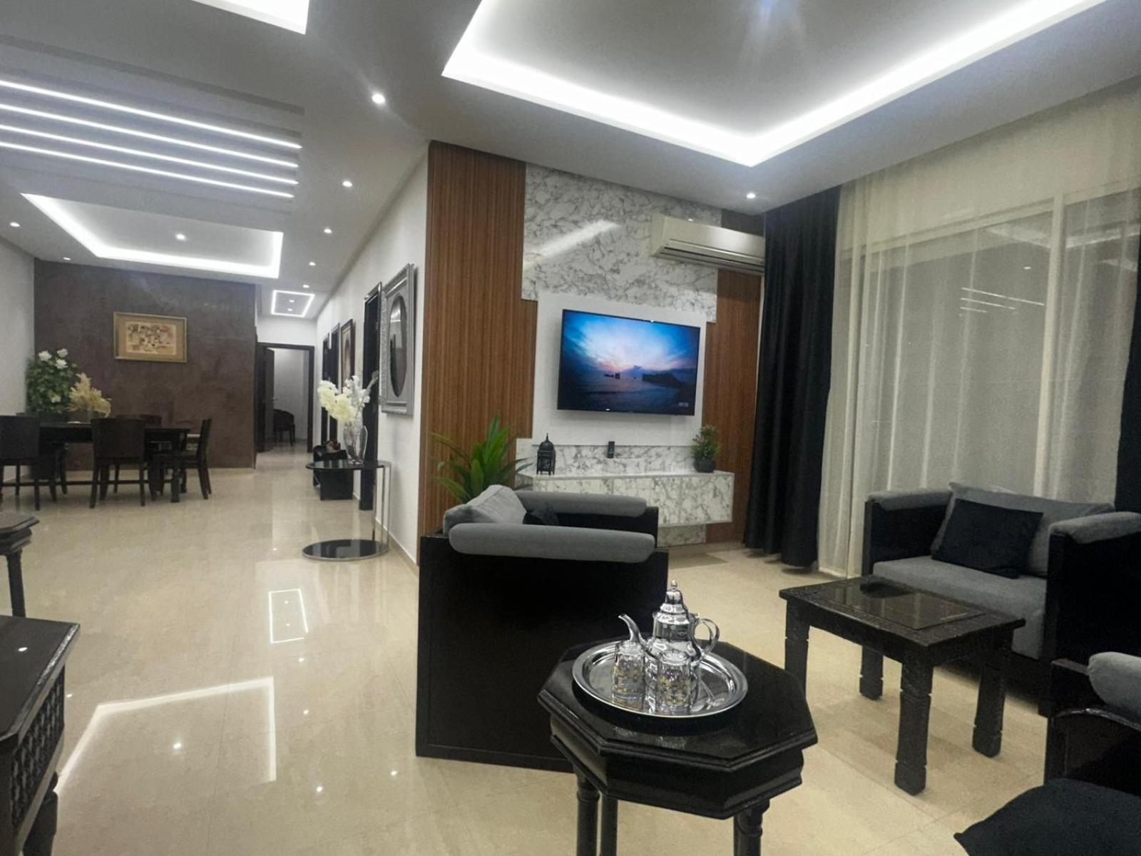 Islane Apartment